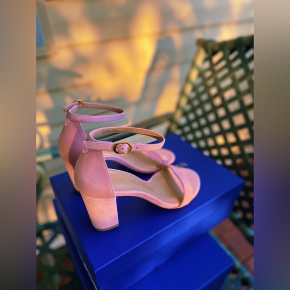 Stuart Weitzman Nearlynude Sandal 5.5B - Picture 3 of 6